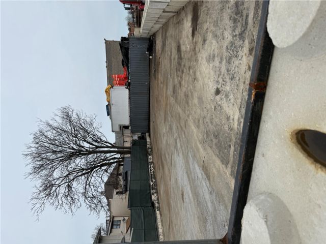 Studio,  0.00 BTH &nbsp;Land style home in Westbury