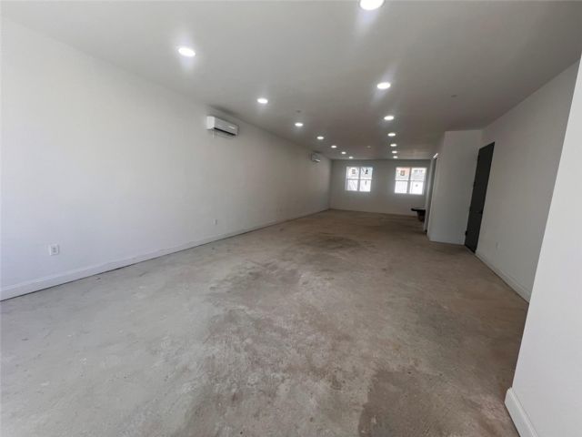 [PHOTO]