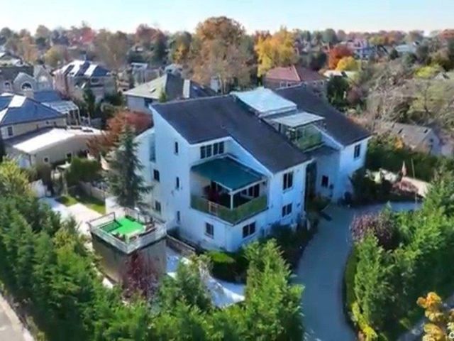  6 BR,  6.00 BTH &nbsp;Contemporary style home in Bayside