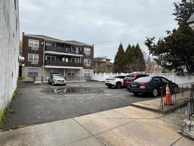 [PHOTO]