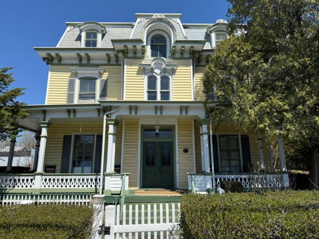 7 BR,  3.00 BTH &nbsp;Carriage house style home in Peekskill