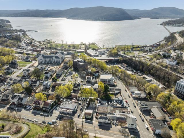 Studio,  0.00 BTH &nbsp;Commercial style home in Peekskill