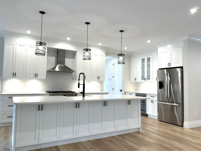 [PHOTO]