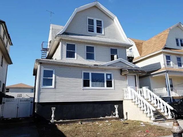  3 BR,  1.00 BTH &nbsp;A-frame style home in Arverne