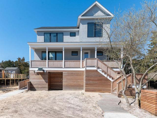  4 BR,  4.00 BTH &nbsp;Other style home in Lonelyville