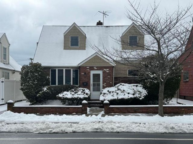 [Howard Beach Real Estate, listing number 7151126]