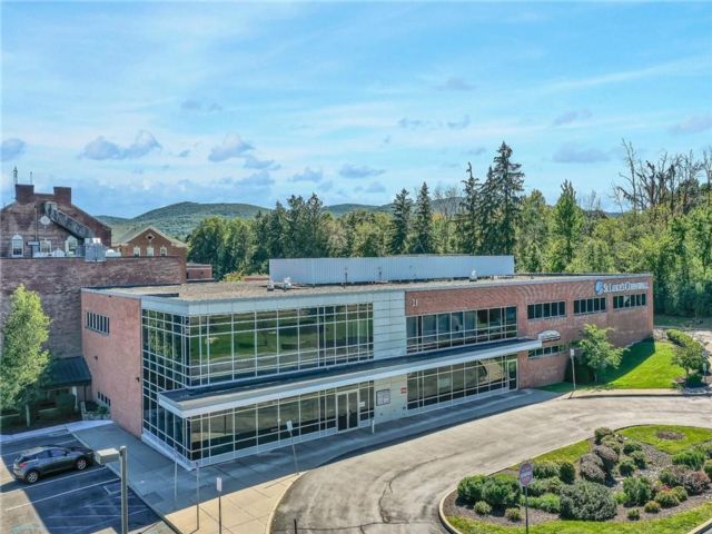 [Cornwall Real Estate, listing number 7152075]