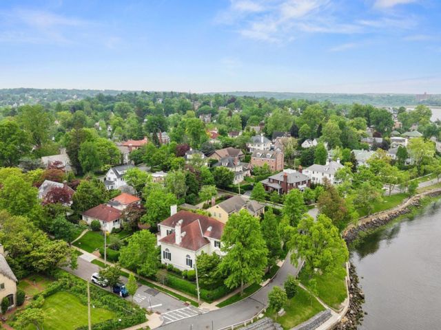  4 BR,  5.00 BTH &nbsp;Colonial style home in Douglaston