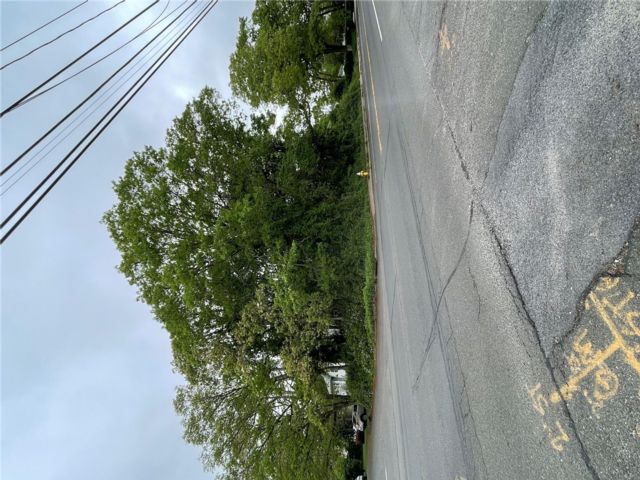 Lot <b>Size:</b> 100 by 140 &nbsp;House style home in Brentwood