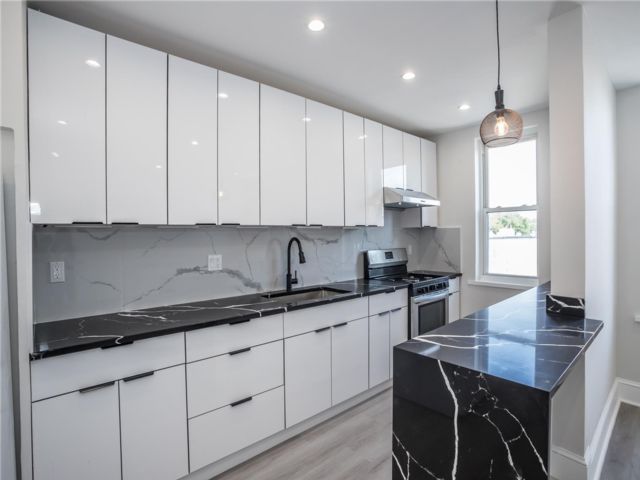[Glendale Real Estate, listing number 7157732]