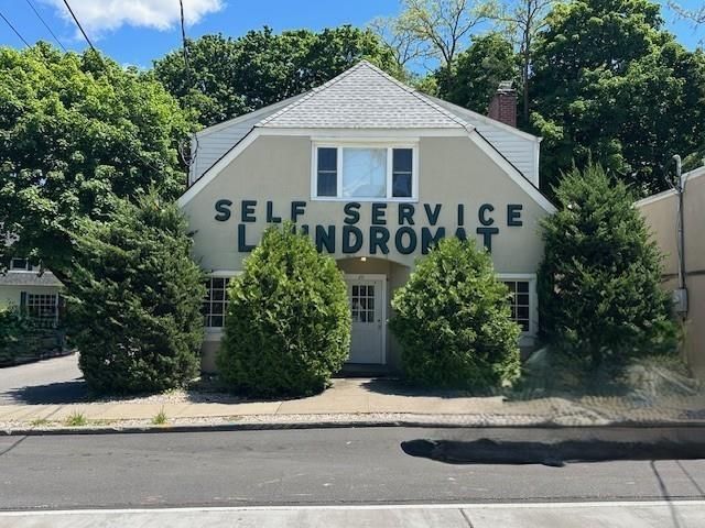 Studio,  0.00 BTH &nbsp;Commercial style home in Northport