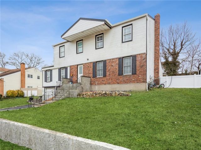 [Selden Real Estate, listing number 7160654]
