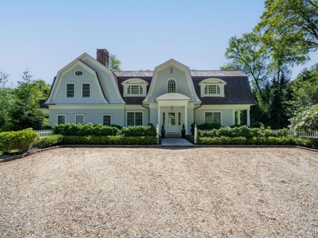  6 BR,  8.00 BTH &nbsp;Traditional style home in Lloyd Harbor