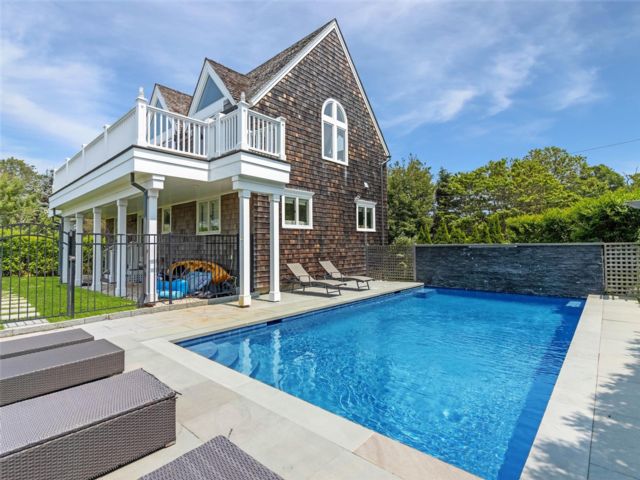  5 BR,  3.00 BTH &nbsp;Post modern style home in Greenport