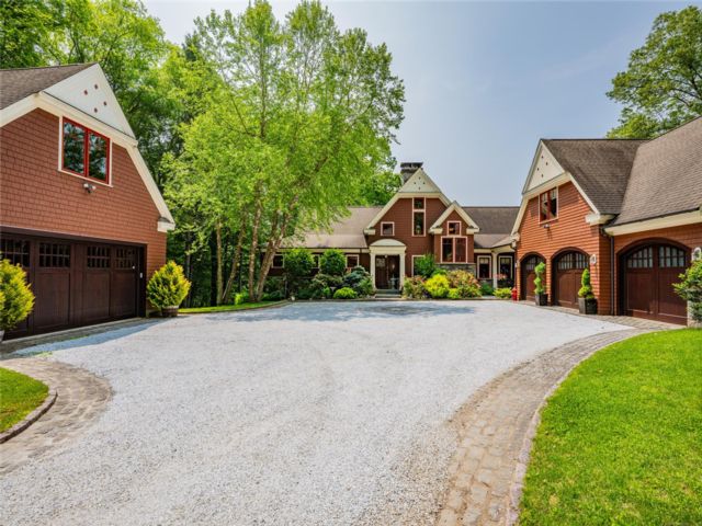  5 BR,  5.00 BTH &nbsp;Colonial style home in Call Listing Agent