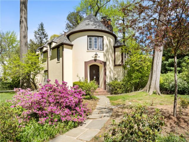  3 BR,  4.00 BTH &nbsp;Other style home in Riverdale