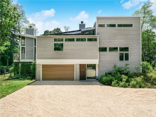 [Center Moriches Real Estate, listing number 7173143]