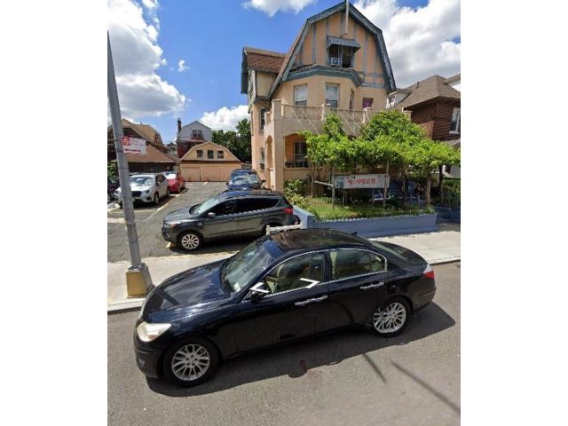 Studio,  0.00 BTH &nbsp;House style home in Elmhurst