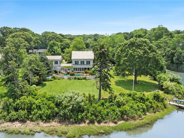  5 BR,  3.00 BTH &nbsp;Colonial style home in Southold