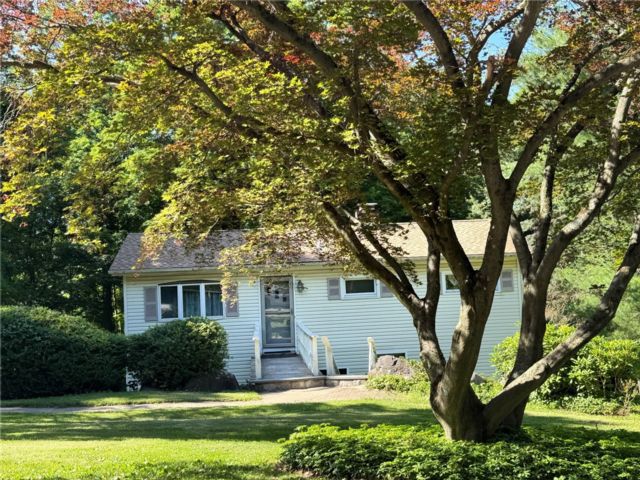  3 BR,  2.00 BTH &nbsp;Ranch style home in Cortlandt Manor
