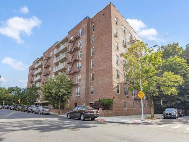  1 BR,  1.00 BTH &nbsp;Other style home in Forest Hills