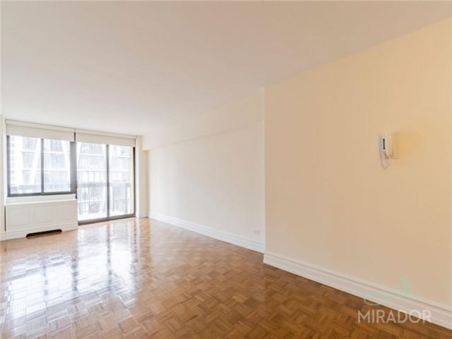  1 BR,  1.00 BTH &nbsp;House style home in New York (manhattan)