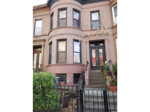  4 BR,  2.00 BTH &nbsp;House style home in Lefferts Garden
