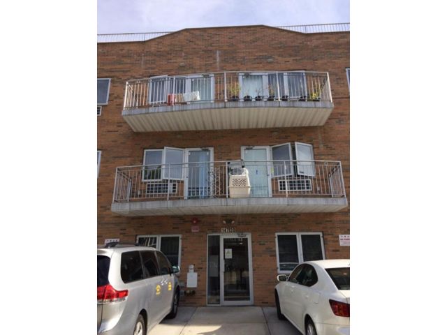  2 BR,  2.00 BTH &nbsp;Other style home in Flushing