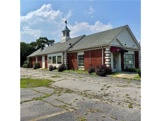 Studio,  0.00 BTH &nbsp;House style home in West Babylon