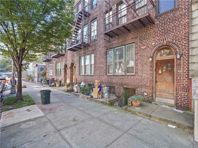 Studio,  0.00 BTH &nbsp;House style home in Williamsburg