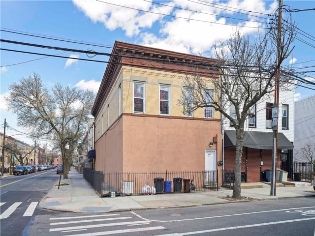Studio,  0.00 BTH &nbsp;House style home in Ridgewood