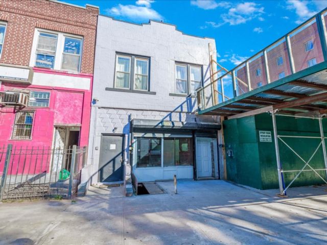 Studio,  0.00 BTH &nbsp;Commercial style home in Bedford Stuyvesant