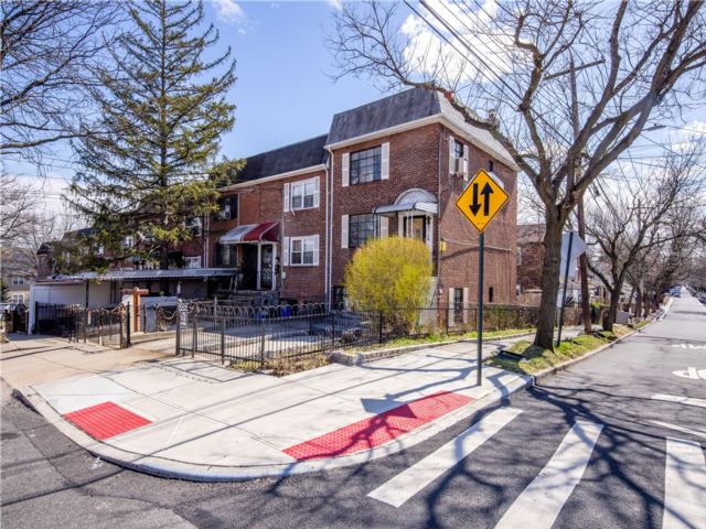 [Wakefield Real Estate, listing number 7184377]