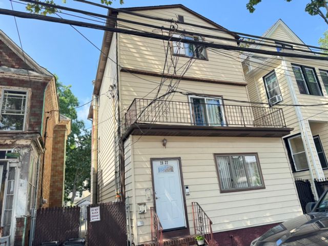 [Woodhaven Real Estate, listing number 7184969]