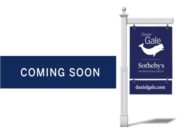  5 BR,  6.00 BTH &nbsp;Colonial style home in Glen Cove