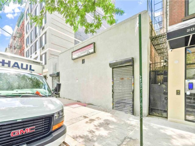 Studio,  0.00 BTH &nbsp;House style home in New York (manhattan)