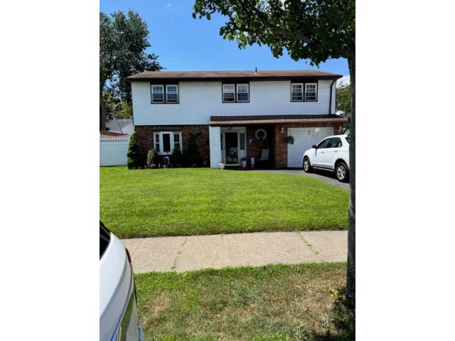 [Lindenhurst Real Estate, listing number 7188514]