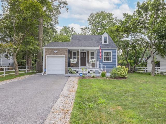  4 BR,  2.00 BTH &nbsp;Cape cod style home in Nanuet