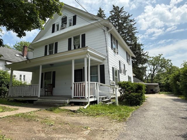  4 BR,  2.00 BTH &nbsp;Colonial style home in Millerton
