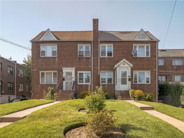  4 BR,  3.00 BTH &nbsp;House style home in Hollis