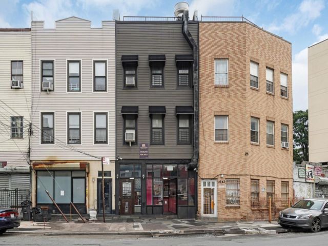 Studio,  0.00 BTH &nbsp;Commercial style home in Bedford Stuyvesant