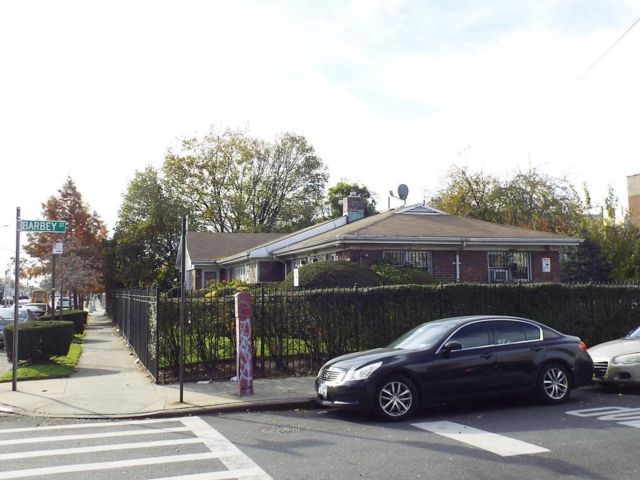 Lot <b>Size:</b>  &nbsp;House style home in East New York