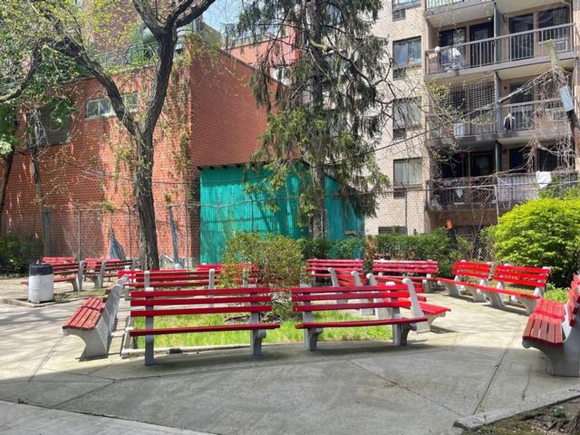  2 BR,  2.00 BTH &nbsp;Other style home in Flushing