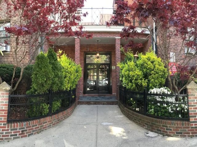  1 BR,  1.00 BTH &nbsp;Other style home in Jackson Heights