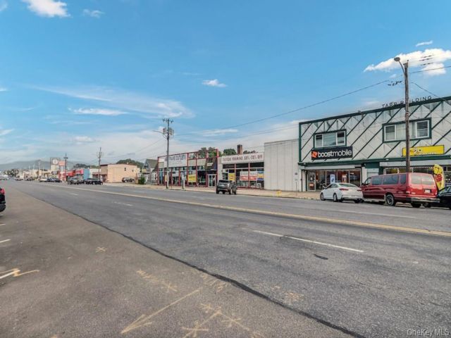 Studio,  0.00 BTH &nbsp;Commercial style home in Newburgh