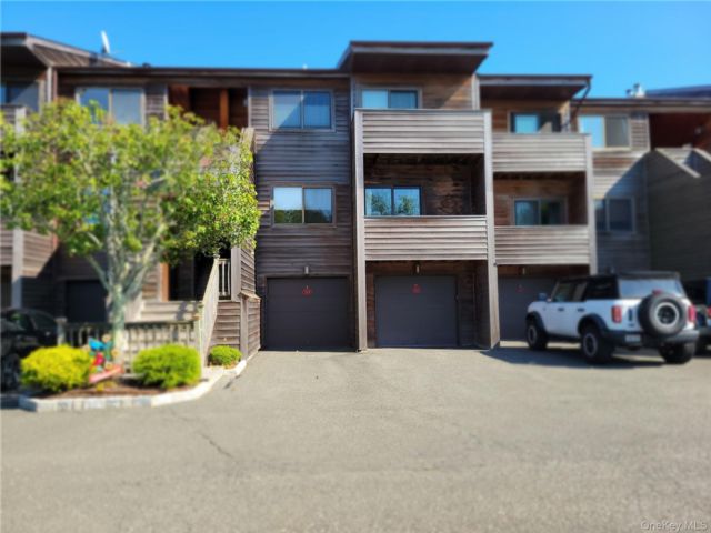 [East Moriches Real Estate, listing number 7195437]