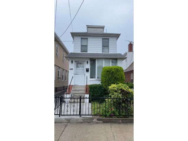  4 BR,  3.00 BTH &nbsp;Other style home in Mill Basin