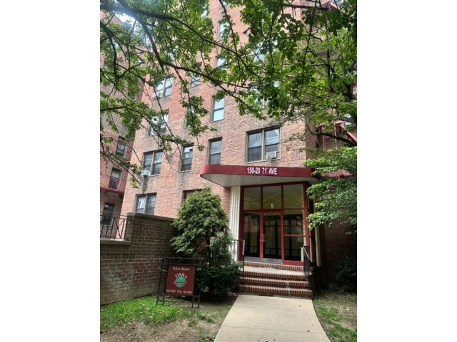  1 BR,  1.00 BTH &nbsp;Other style home in Flushing