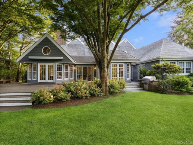  4 BR,  5.00 BTH &nbsp;Post modern style home in Westhampton Beach