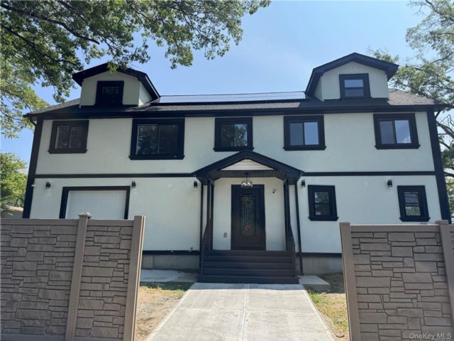  5 BR,  4.00 BTH &nbsp;Colonial style home in Queens Village